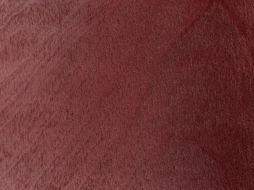 třešňově červená