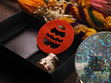 Коричневый