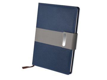 námořnická modrá