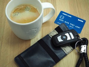 Pouzdro na klíče blokující radiovlny  1222119